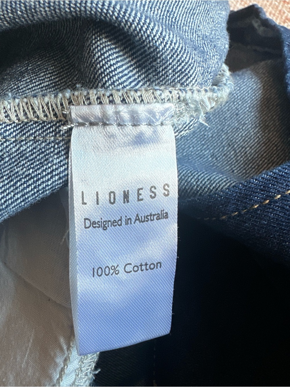 NWT lioness hills halter denim top size small US4 - Picture 4 of 7